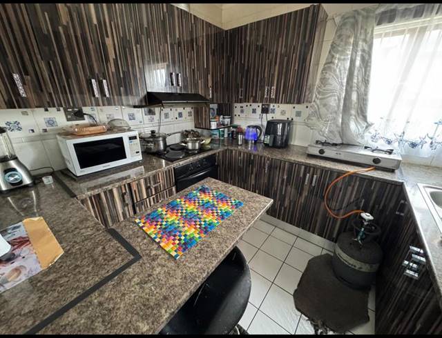 2 BEDROOM TOWNHOUSE FOR SALE IN GLEN MARAIS